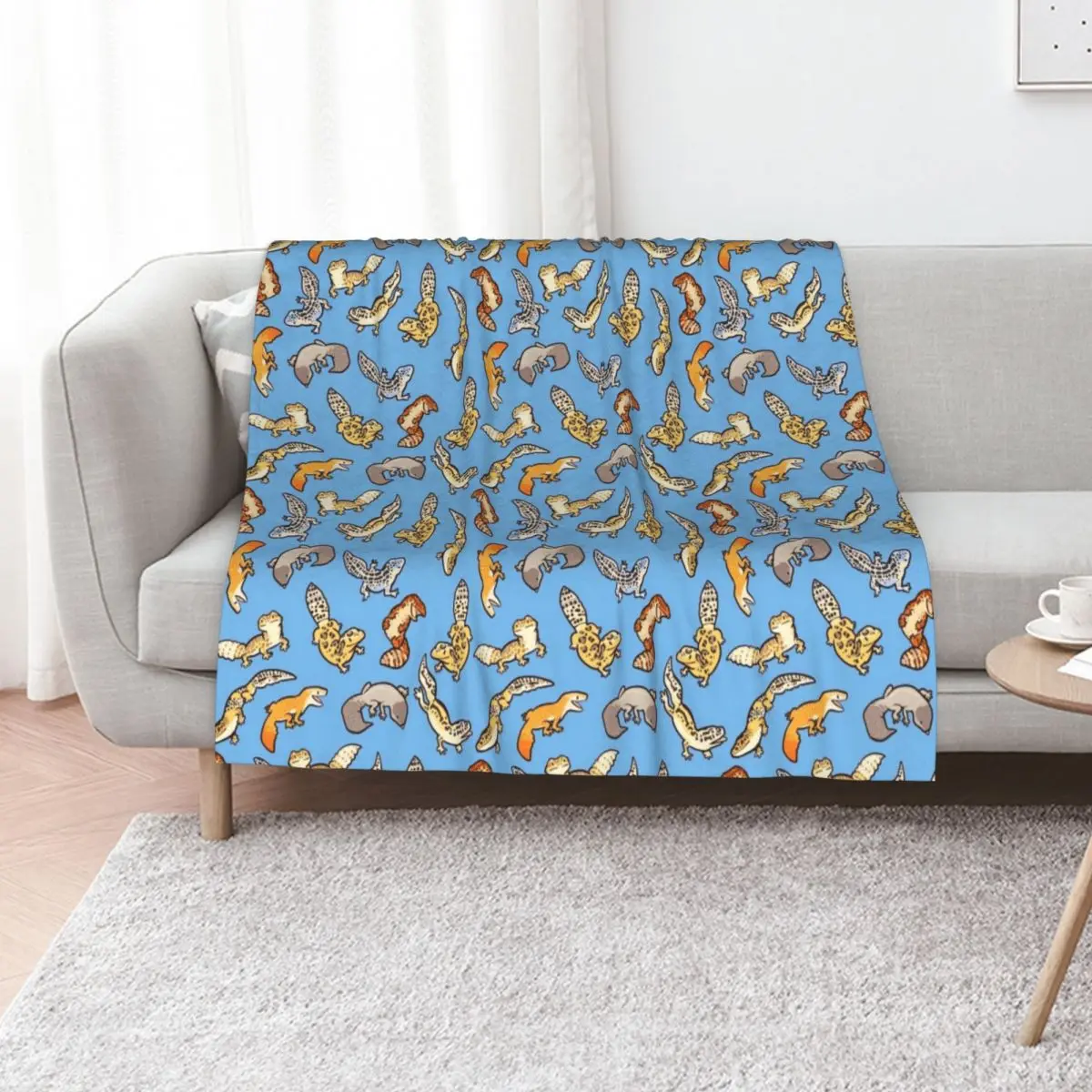 chub geckos in blue Throw Blanket anime Tourist heavy to sleep Soft Nap Cute Plaid Blankets