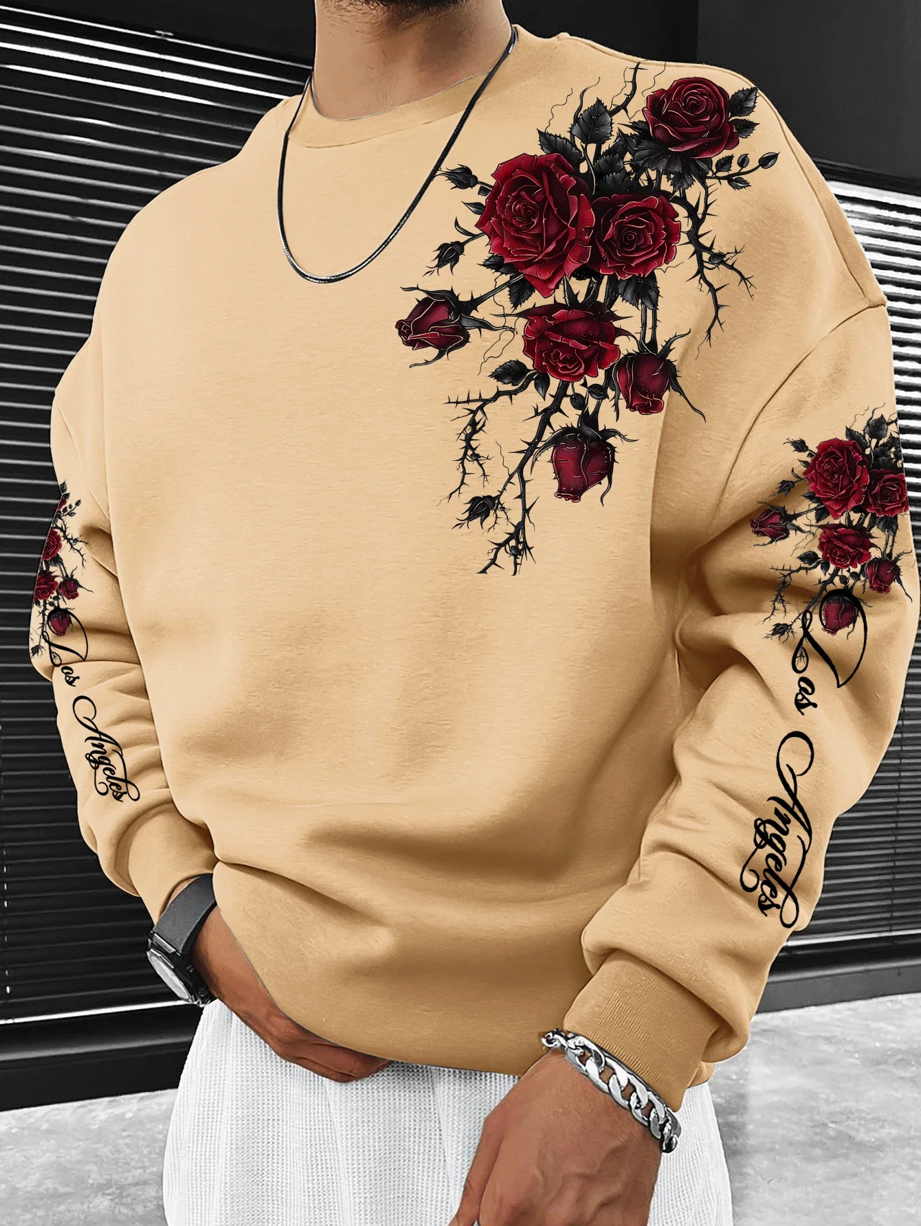 Lässiges Herren-Sweatshirt mit Rundhalsausschnitt und langen Ärmeln, dunkelrotes Rosen-Blumenmuster mit Schriftzug-Grafikdruck, S-XXL – Detail 5