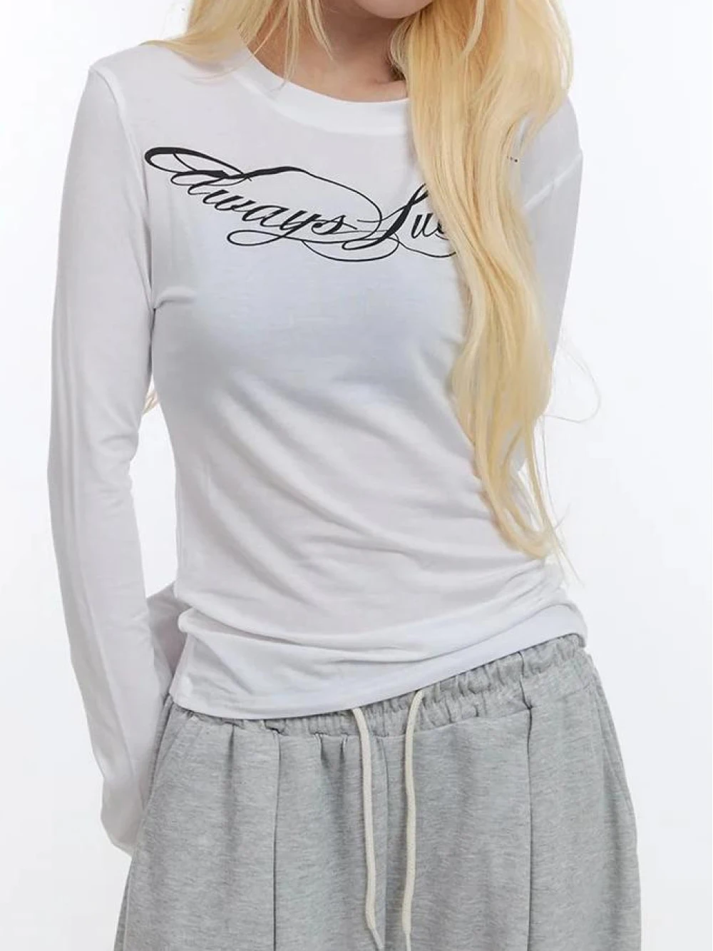 2026 Primavera e Autunno New Spicy Girl Slim Fit e Look Thin Wear Girocollo Lettera stampata Top T-shirt a maniche lunghe da donna