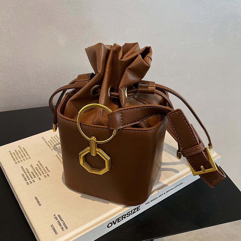 Retro Women\'s Drawstring Bucket Bag Metal Decor Square Crossbody Bags Chic Female Ladies PU Leather Commuter Shoulder Handbag