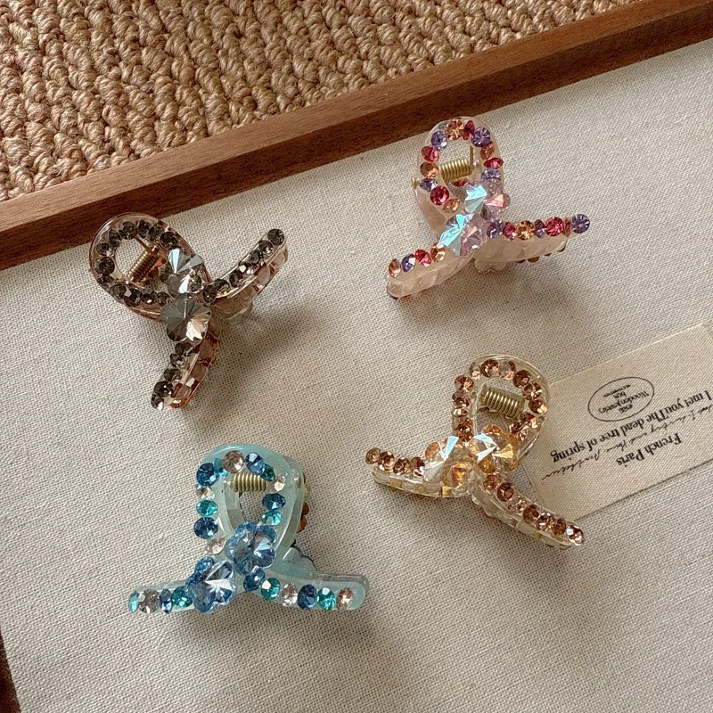 

2025 Korean Luxury Crystal Flower Hair Clip - Minimalist Elegant Women's Small Claw Hairpin for Daily/Party Wear