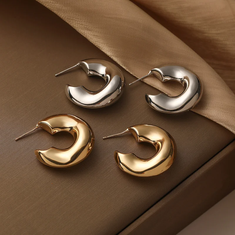

European and American Simple Copper Gold-Plated Irregular Geometric for Women, Unique Design, High-End Earrings New