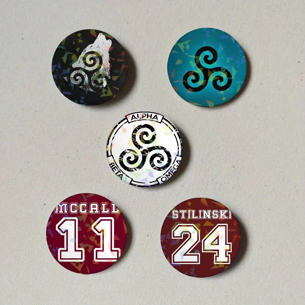 The TV T-Teen Wolf Laser Button Pins Backpack Clothing Decor Brooch Fiction Badge Jewelry Gifts
