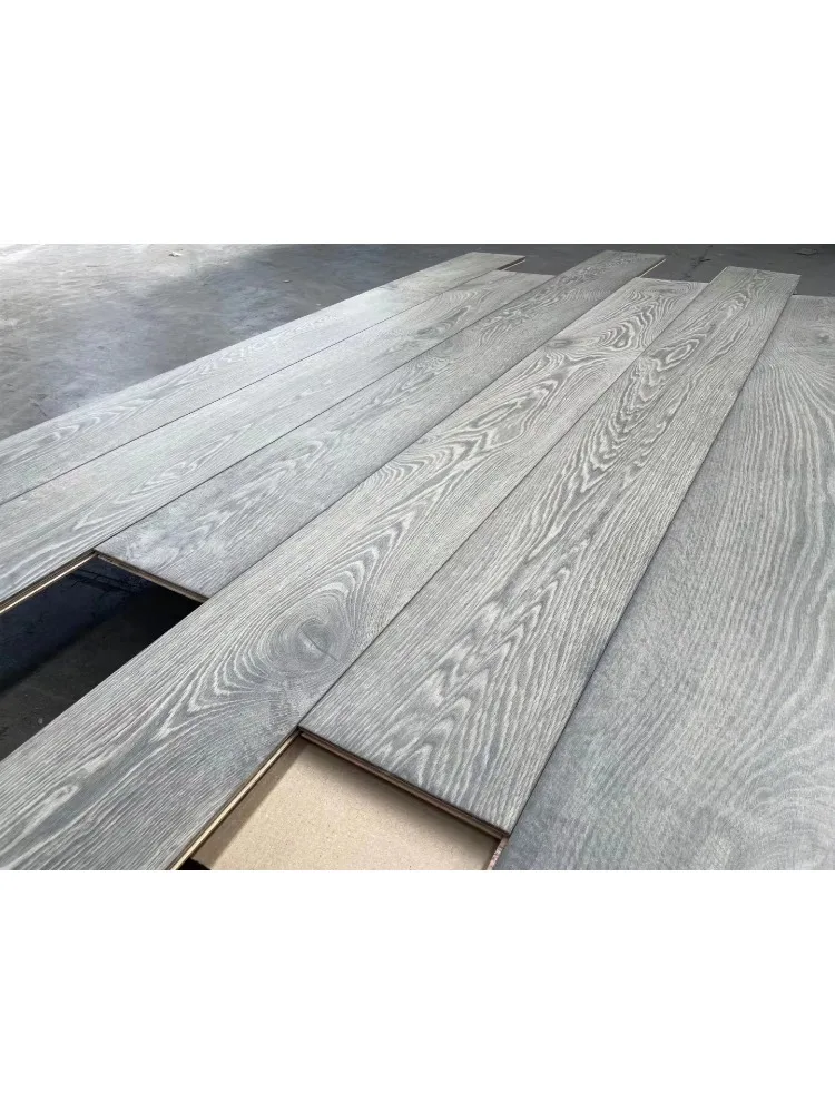 Maßgeschneiderte Version, 18 mm, luxuriöser, moderner, mehrschichtiger Holzboden aus Eichensperrholz