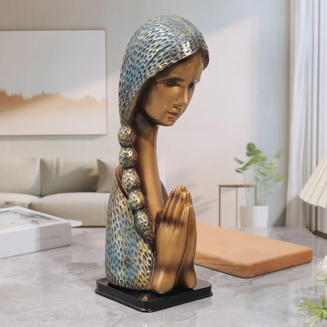 

European Creative Prayer Girl Resin Statue Home Decoration Piece