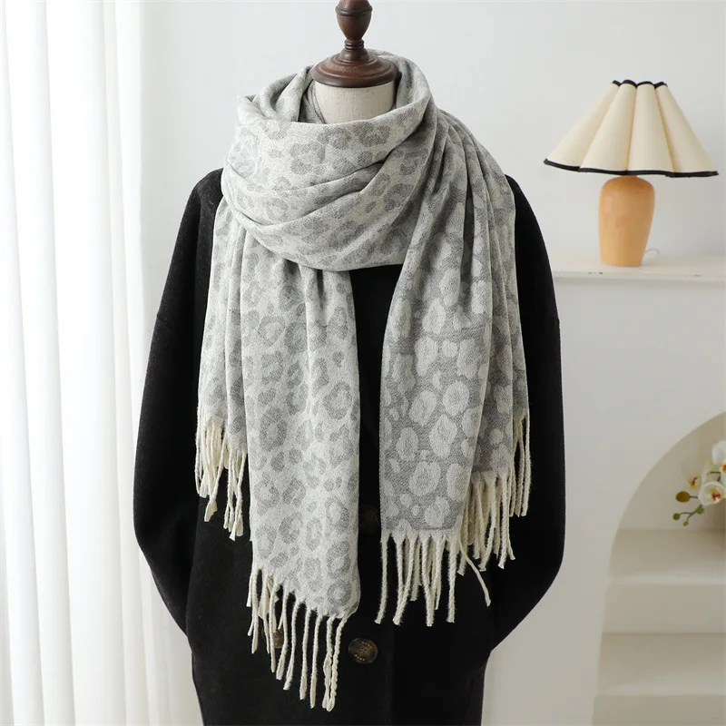 210cmX70cm New Fashion Leopard Scarf Autumn Winter Warm Bib Women Tassel Shawl 2024 Luxury Warm Scarves Cashmere Imitation Wraps