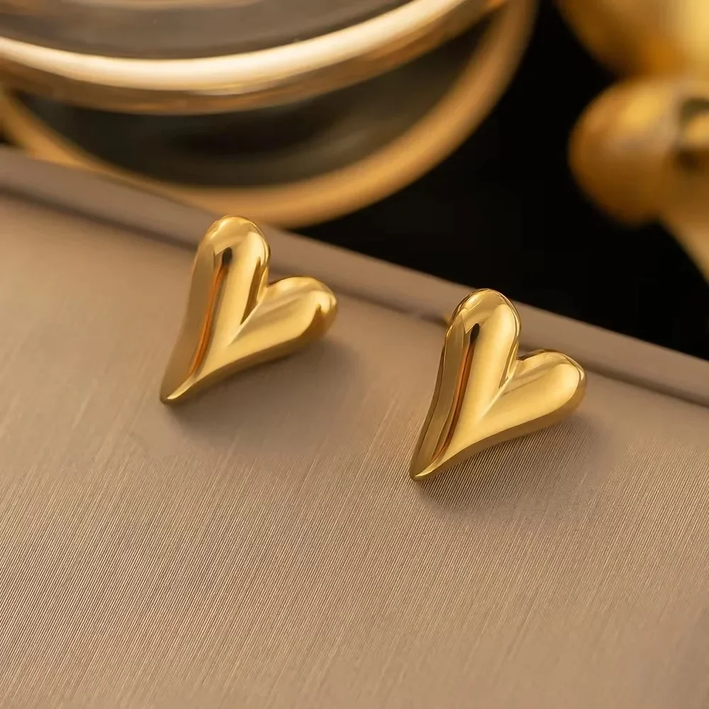 Retro Temperament Love Heart Hoop Earrings for Women Luxury Fashion Gold Color Stainless Steel Korea Jewelry Accessory Colorfast