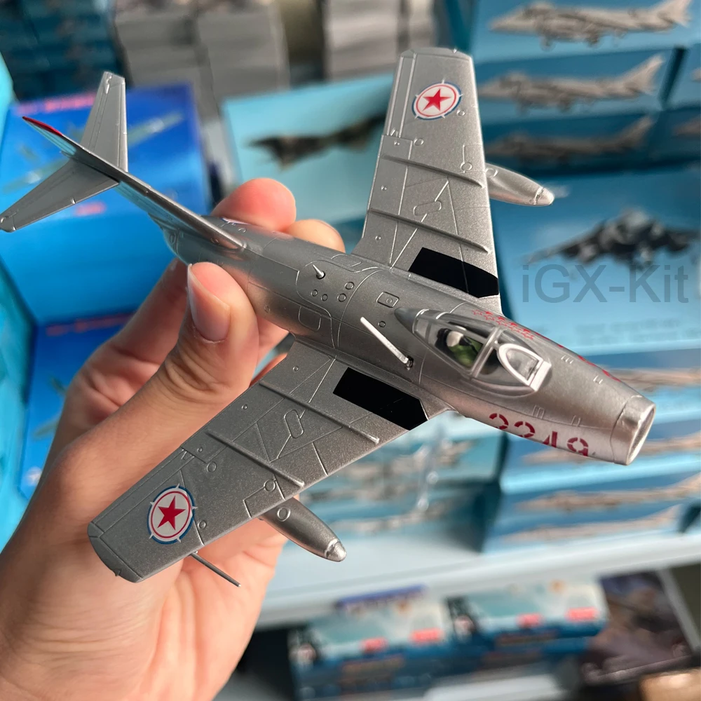 

1:72 Scale Soviet Mikoyan MiG-15 Mig15 Faggot Fighter Metal Model Gift Toy Ornament