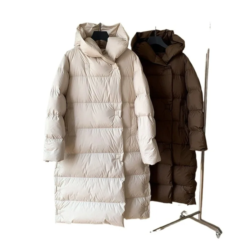2025 Nowy styl długa, do kolan, pogrubiona kurtka z kapturem z białego kaczego puchu, luźna, wysokiej klasy kurtka na zimę, ciepła, prosta kurtka puchowa