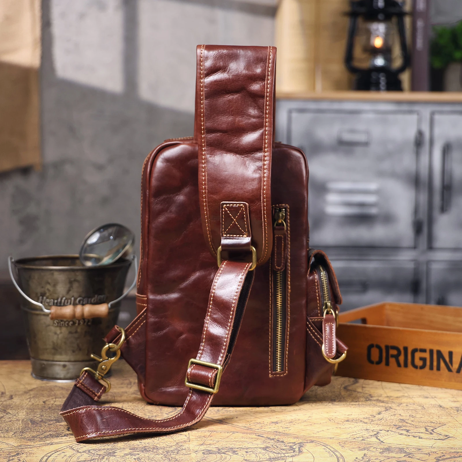 Vintage Echtleder-Brusttasche für Herren, Vollnarbenleder-Umhängetasche, Tagesrucksack mit großer Kapazität – Detail 18