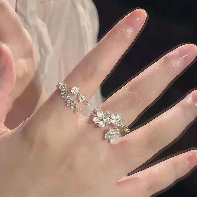 Unique Delicate Flower Opening Adjustable Rings For Women Fashion Minimalist Silver Color Finger Ring Engagement Jewelry Gift