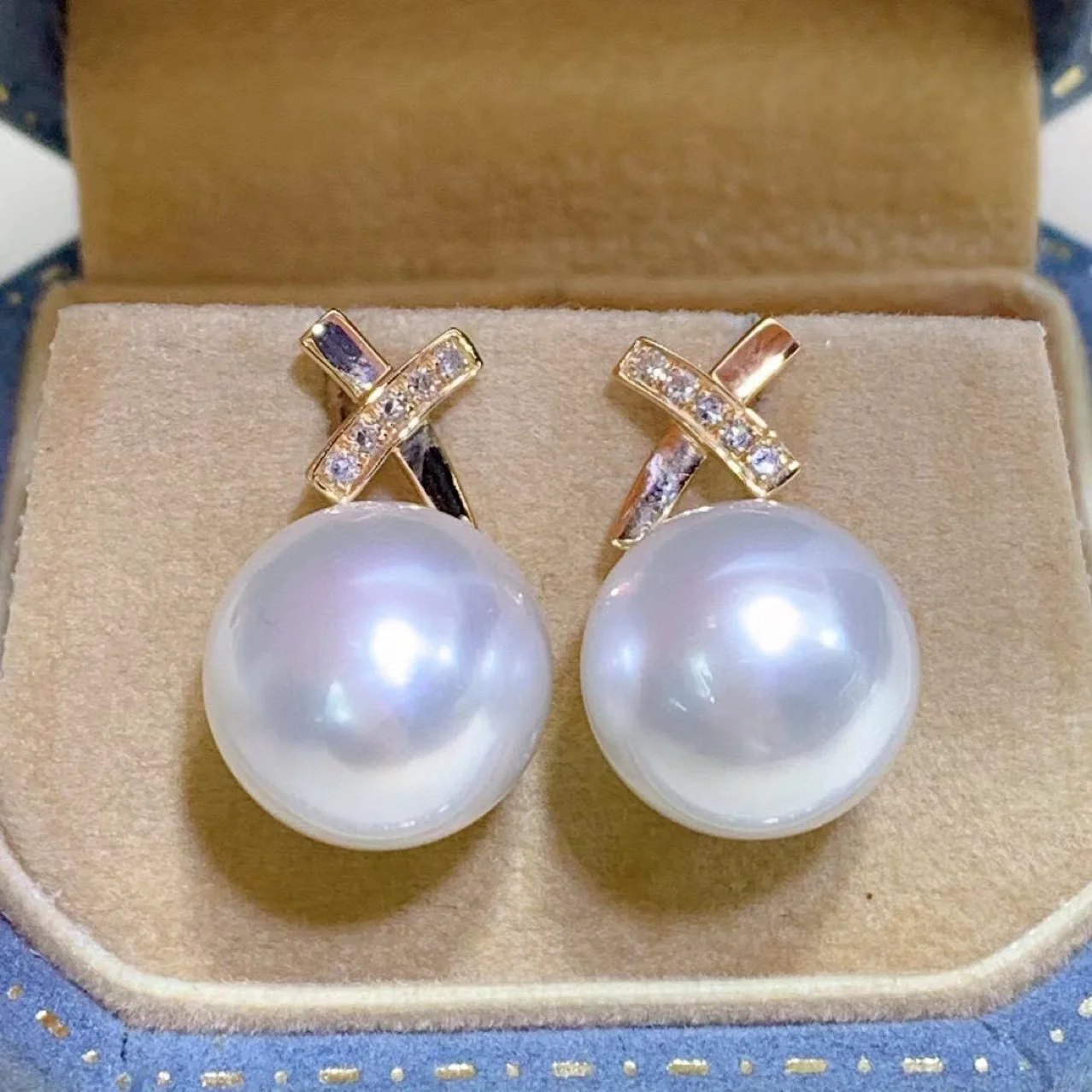 

G18k Gold Natural Freshwater Pearl Earrings Cross Design 11-12mm Leather Light Delicate Edison Pearl Earrings