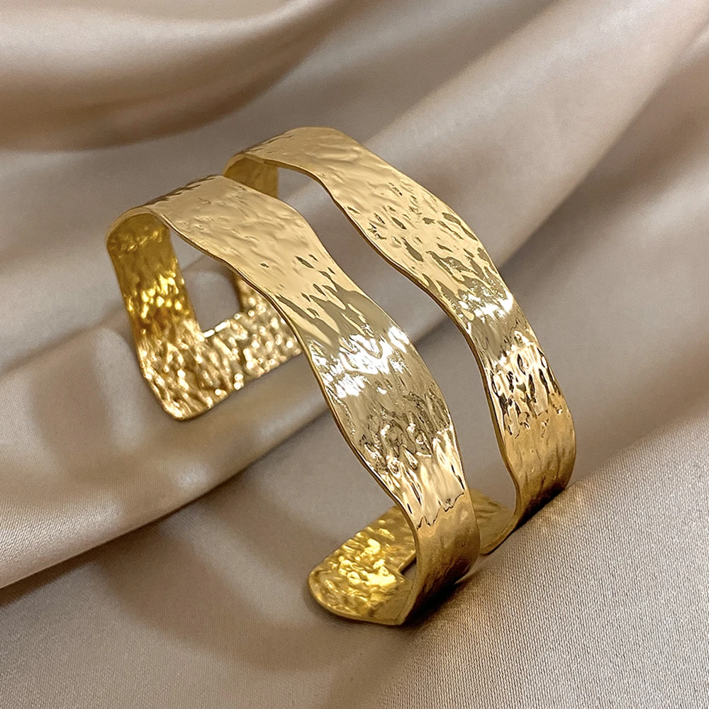 Vintage Charm Stainless Steel Bangles Hollow Lava Wave Wrap Cuff Bracelet for Women Gold Plated Texture Oversize Wrist Jewelry