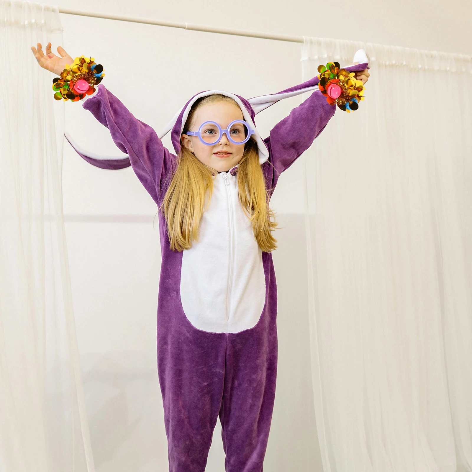 

6Pcs Cheerleading Wrist Flowers Sequin Designs Star Heart Shapes Kindergarten Activities Holiday Celebrations Performance