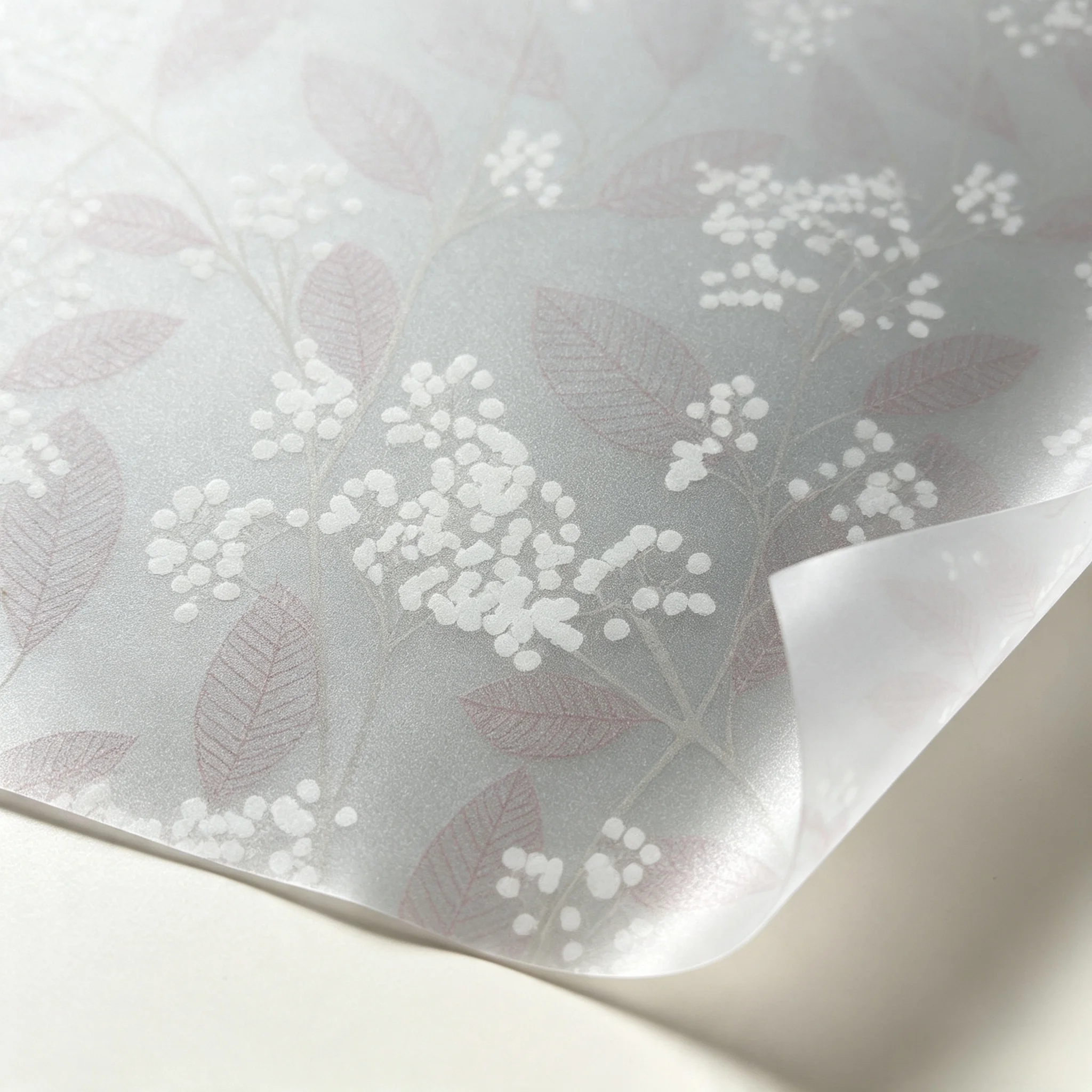 Elegant Adhesive Window Film White Flower & Berry Leaf Design Frosted Privacy Glass Sticker for Home Decor