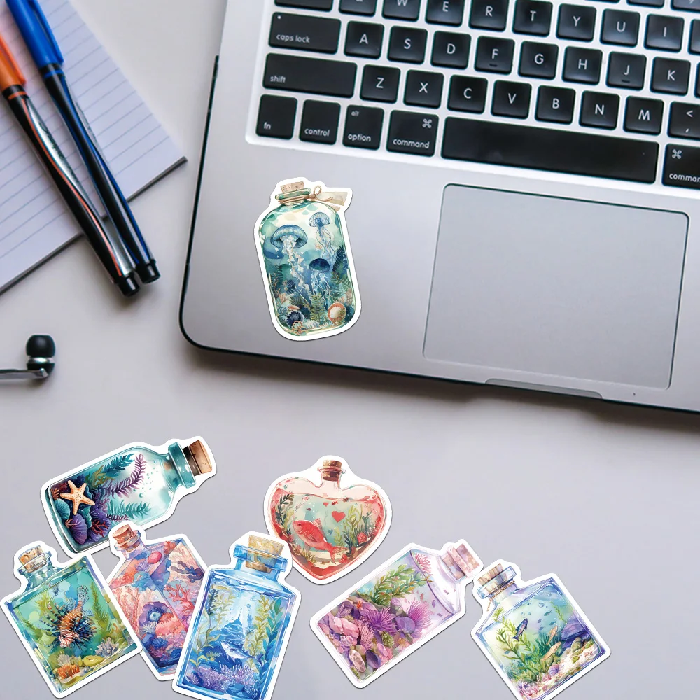 50 pezzi di cartone animato bottiglia di bellezza mondo sottomarino arte graffiti adesivi alghe corallo meduse stelle marine squalo decorazione tartaruga marina