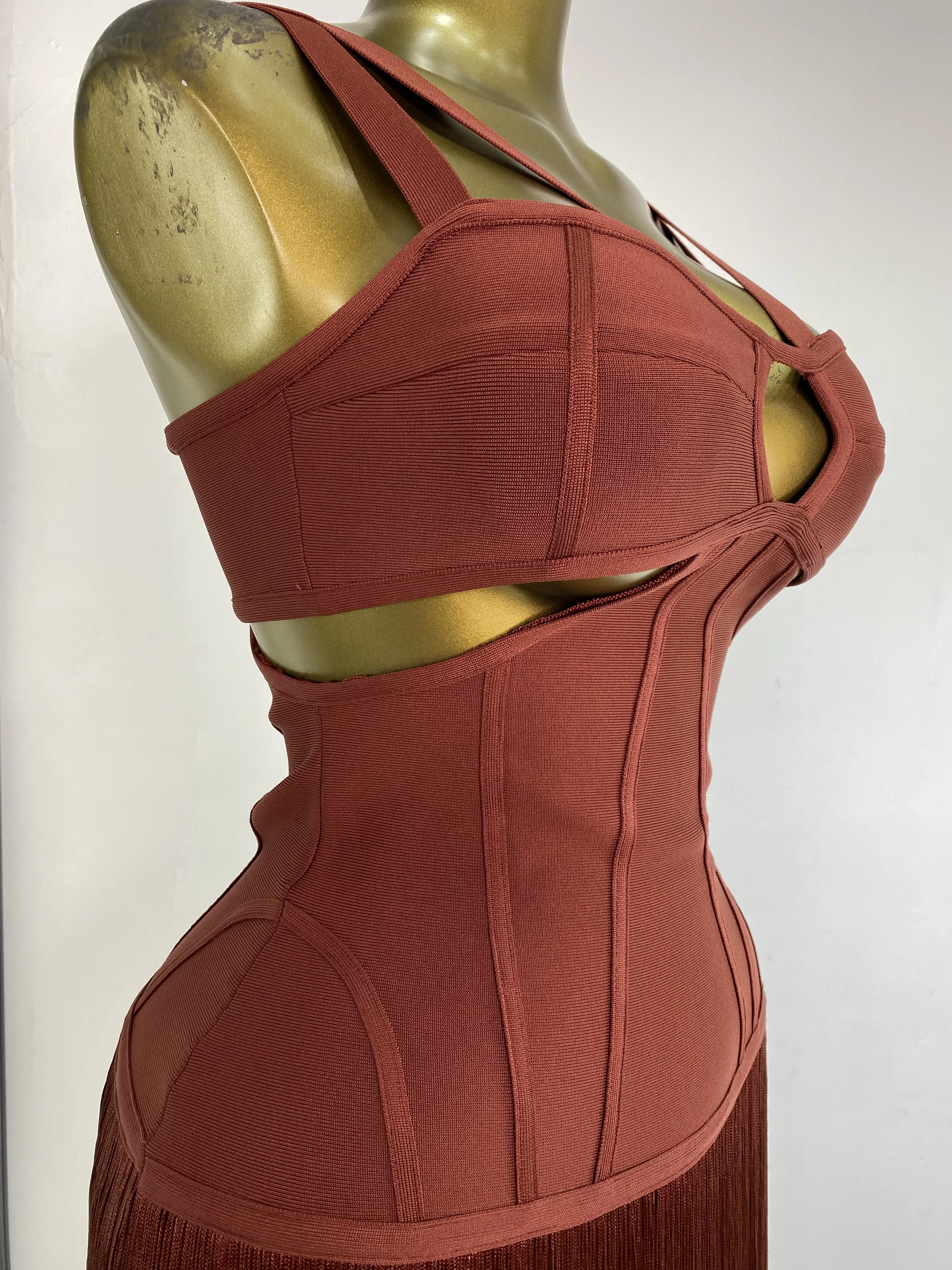 Vrouwen luxe elegante bandagejurk bruin spaghettibandje uitgesneden omzoomd lang eendelig beroemdheid avondclub feestjurken