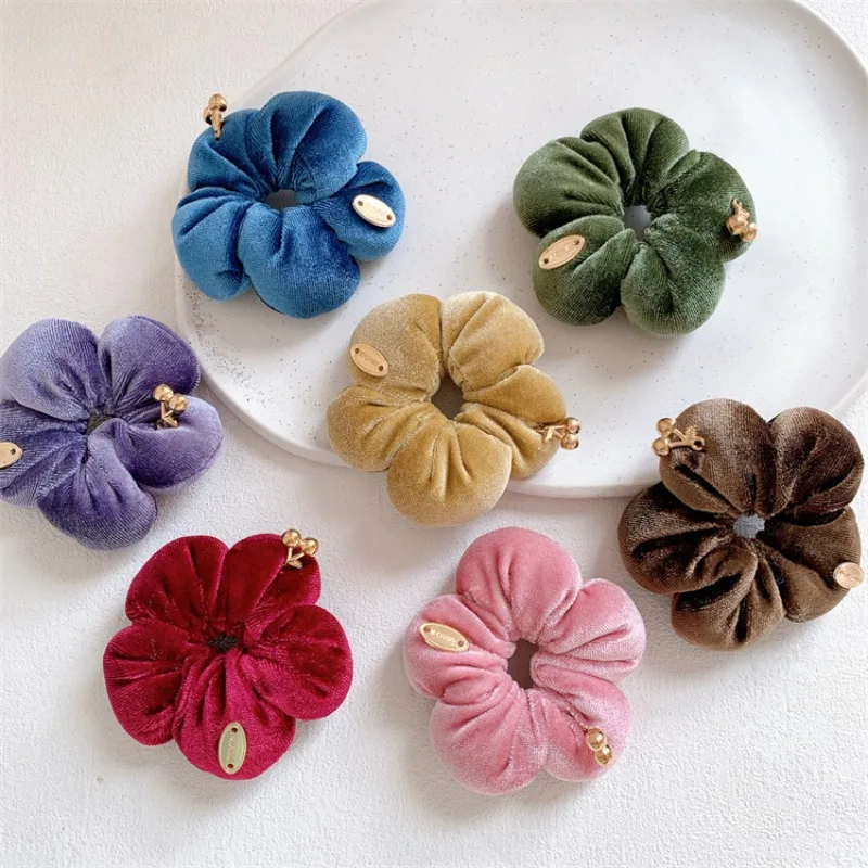 

Kids Stuffed Velvet Flower Hair Ties Autumn Winter Five Petal Blossom Design Soft Plush Scrunchies for Little Girls Daily Wear