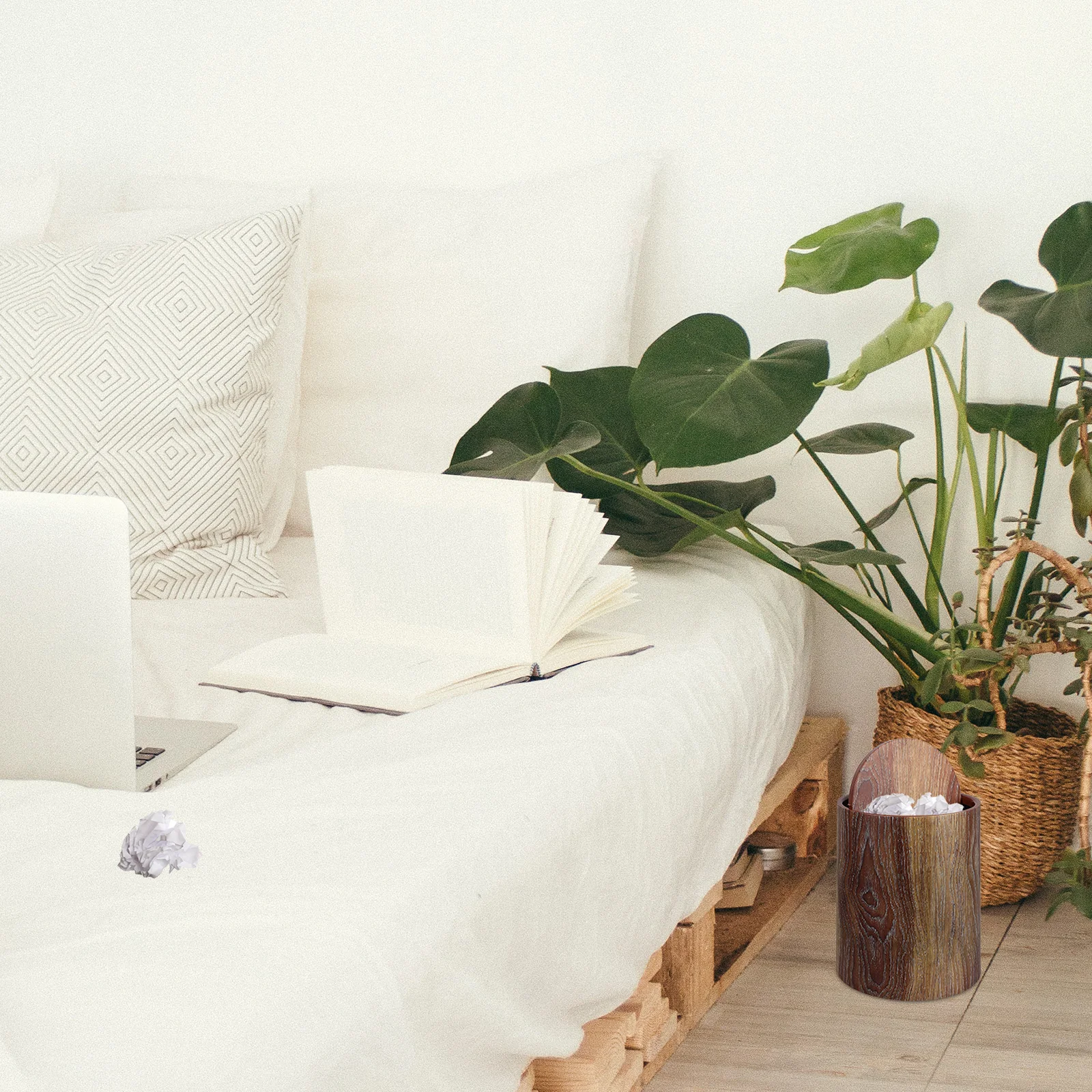 

Imitation Wood Grain Trash Can Swing Lid Large Capacity Vintage Style Home Office Bathroom Garbage Bin Swing Lid Garbage Can