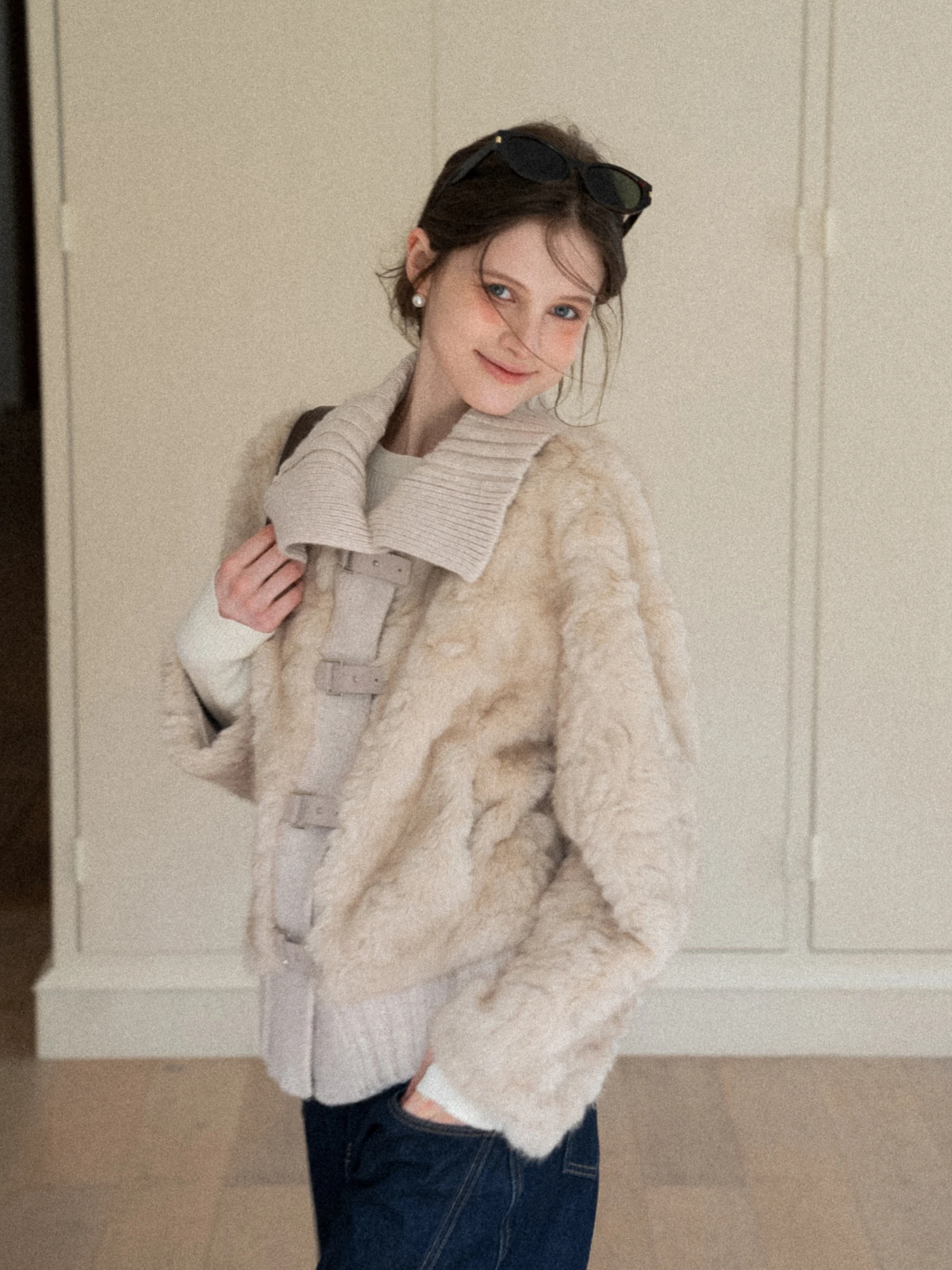 

EGGKA Lamb Fur Jaet Knitted Splicing One-Piece Turn-down Collar Loose Women's Outerwear Faionable Winter Coat