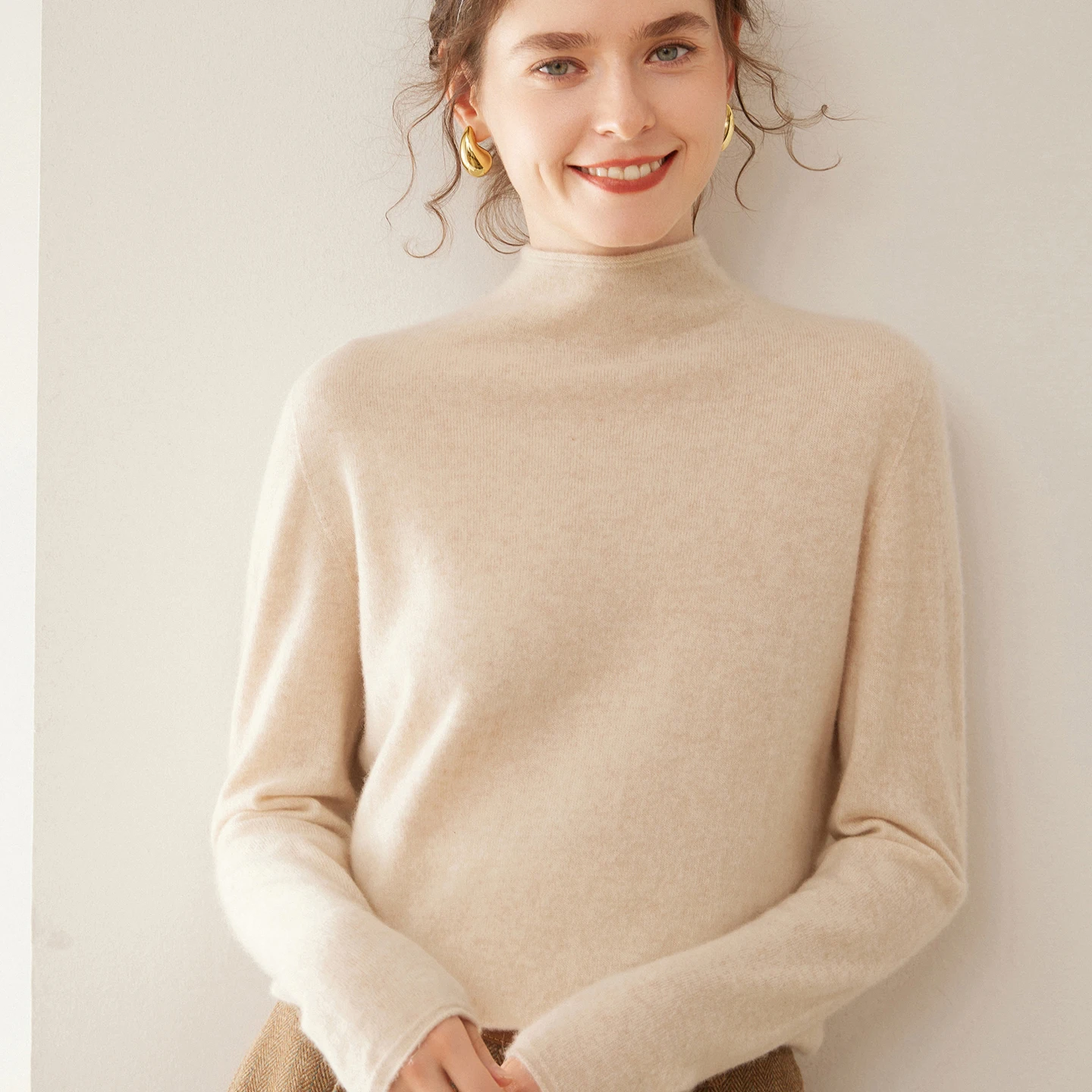 Autumn and winter soft and skin friendly first-line ready to wear versatile semi high neck knitted cashmere sweater casual top