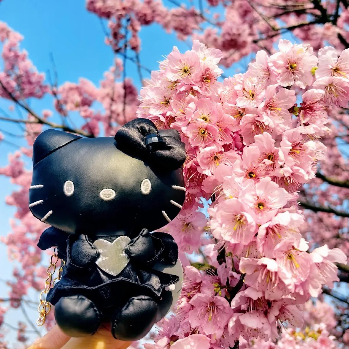 japanese-edition-limited-sanrio-black-leather-angel-hellokitty-cat-cute-pure-black-pendant-gift-wholesale