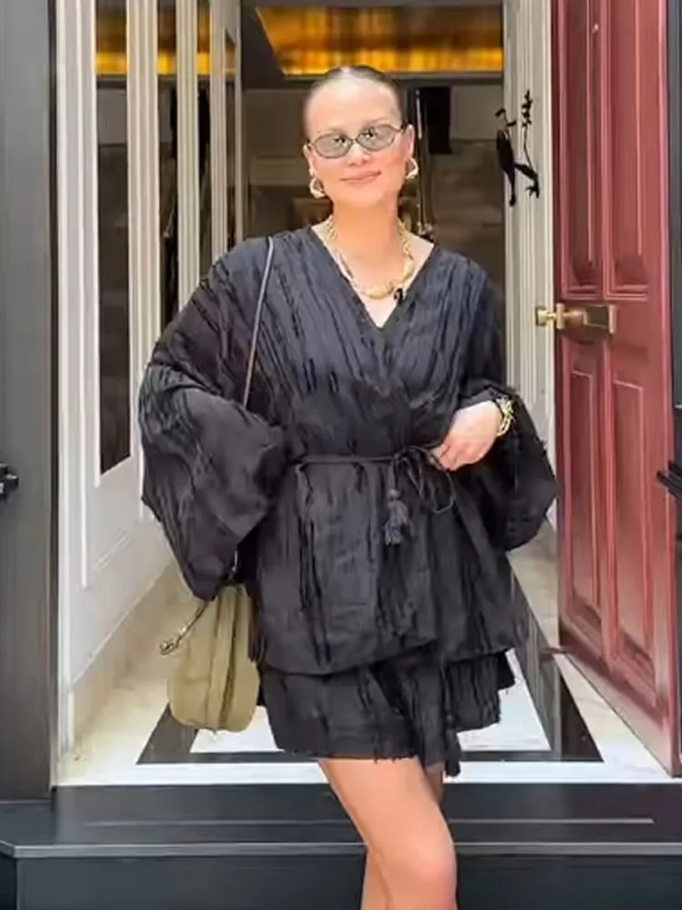 Casual Shirts Shorts Sets Frauen Lace Up V-ausschnitt Langarm Blusen Elastische Taille Kurze Hosen 2025, Herbst Neue Dame Lose Outfits