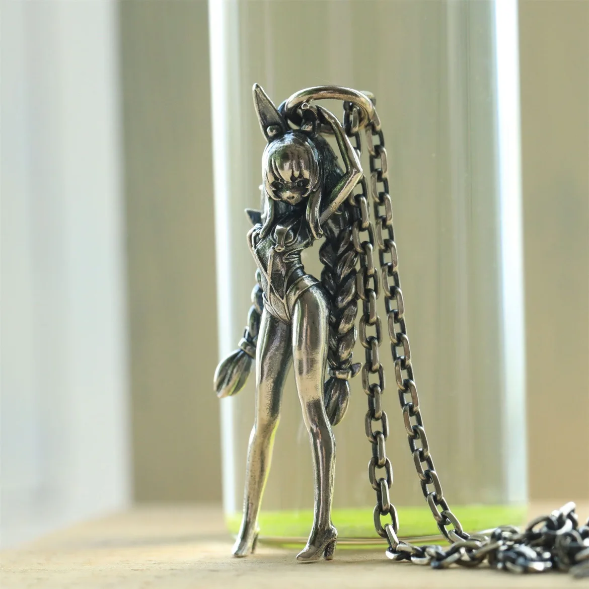 

Original Retro Anime Bunny Girl Necklace Rapunzel Beauty Girl Pendant Sweater Chain Friend Gift