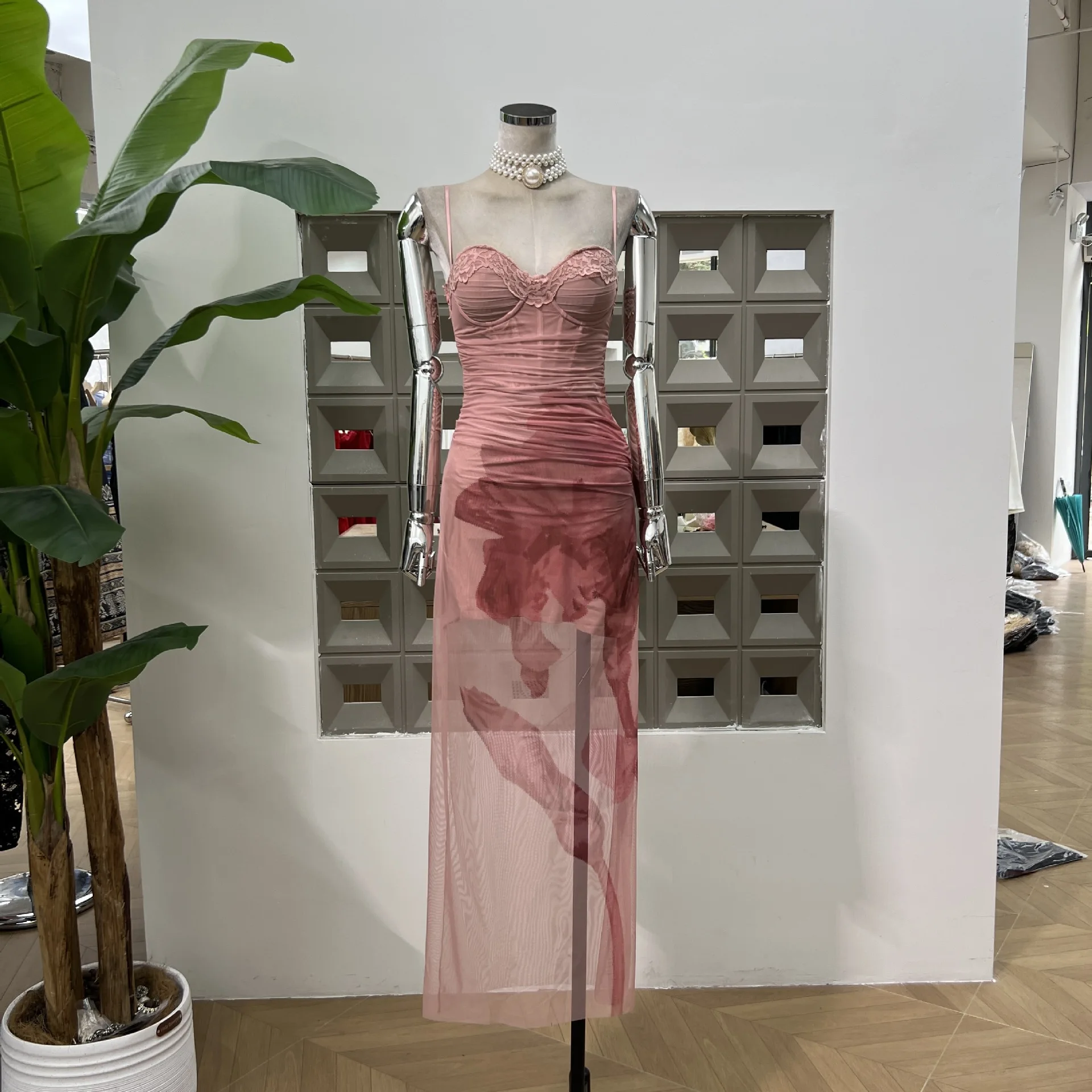 

Retro Printed Bodycon Maxi Dresses for Women 2025 Summer New Spaghetti Strap Holiday Holiday Maxi Dress Women's Party Outfits