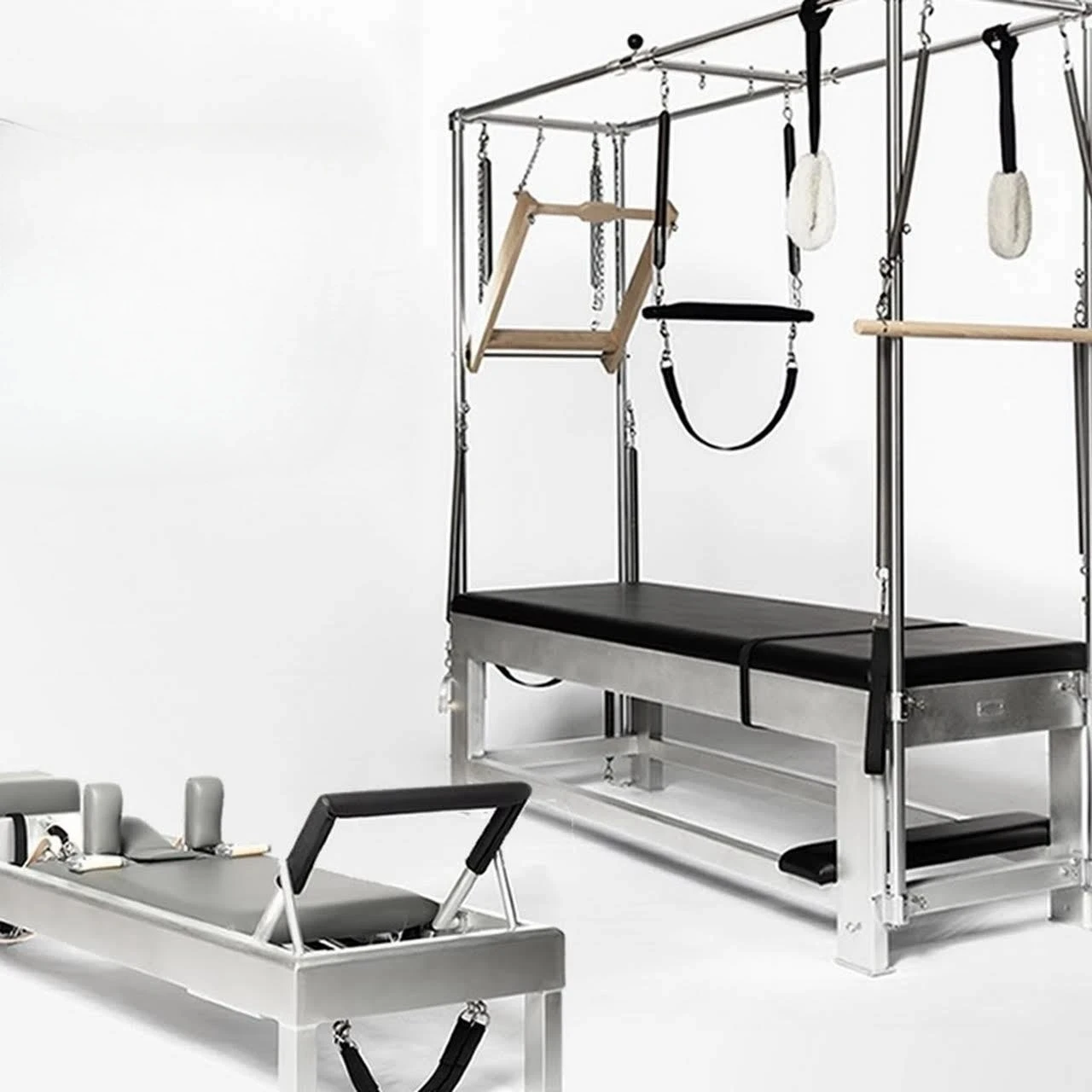 High Quality Studio Commercial Yoga Exercise White Aluminum Classic Pilates cadillac Bed
