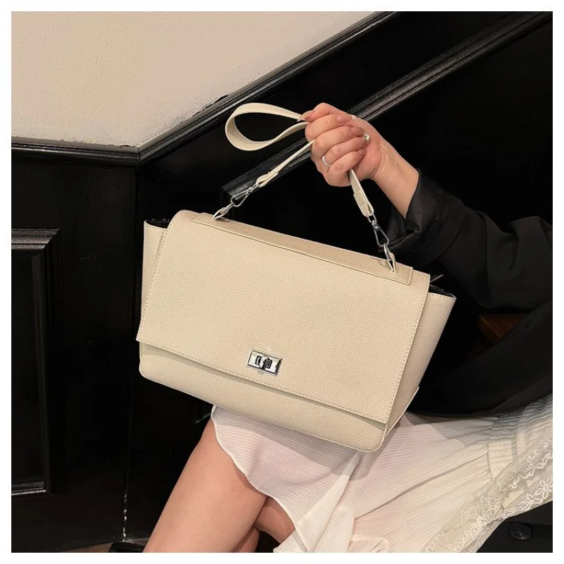 

Высококачественная женская сумка из тонкой кожи, модный дизайн и повседневный винтажный пригородный вид ​