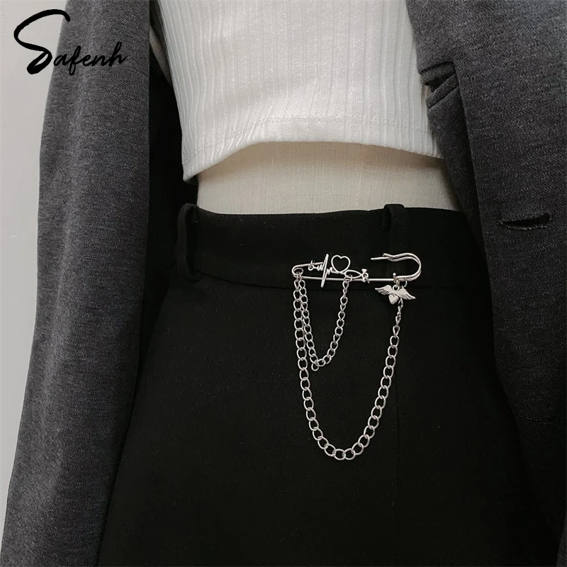 Fashion Heart Angel Wings Chain Brooch For Women Men Creative Suit Decoration Tassel Chain Pin Clothing Jewelry Accessories Gift