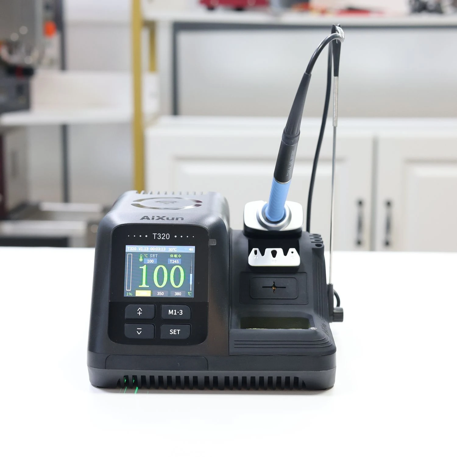 

AIXUN T320 200W 2S Heating Station for Soldering past T245 C210 Mobile Phone Repair Welding Machine with Soldering Handle Tip