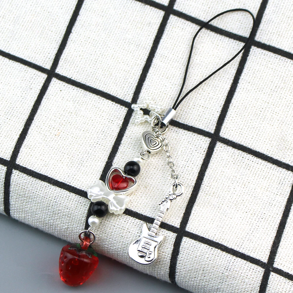 Super Cute NANA Anime Hachi Comic Matching Cell Phone Charms Strawberry Keychain Y2K Handmade Couple Jewelry Girls Gift