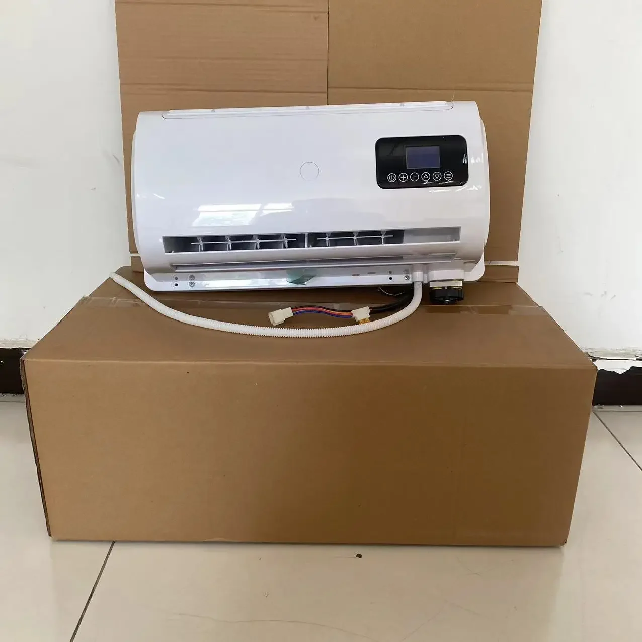 Mini Split Quiet And Comfortable 24v 12v Air Conditioner For Truck RV Excavator 3800 10000 Btu