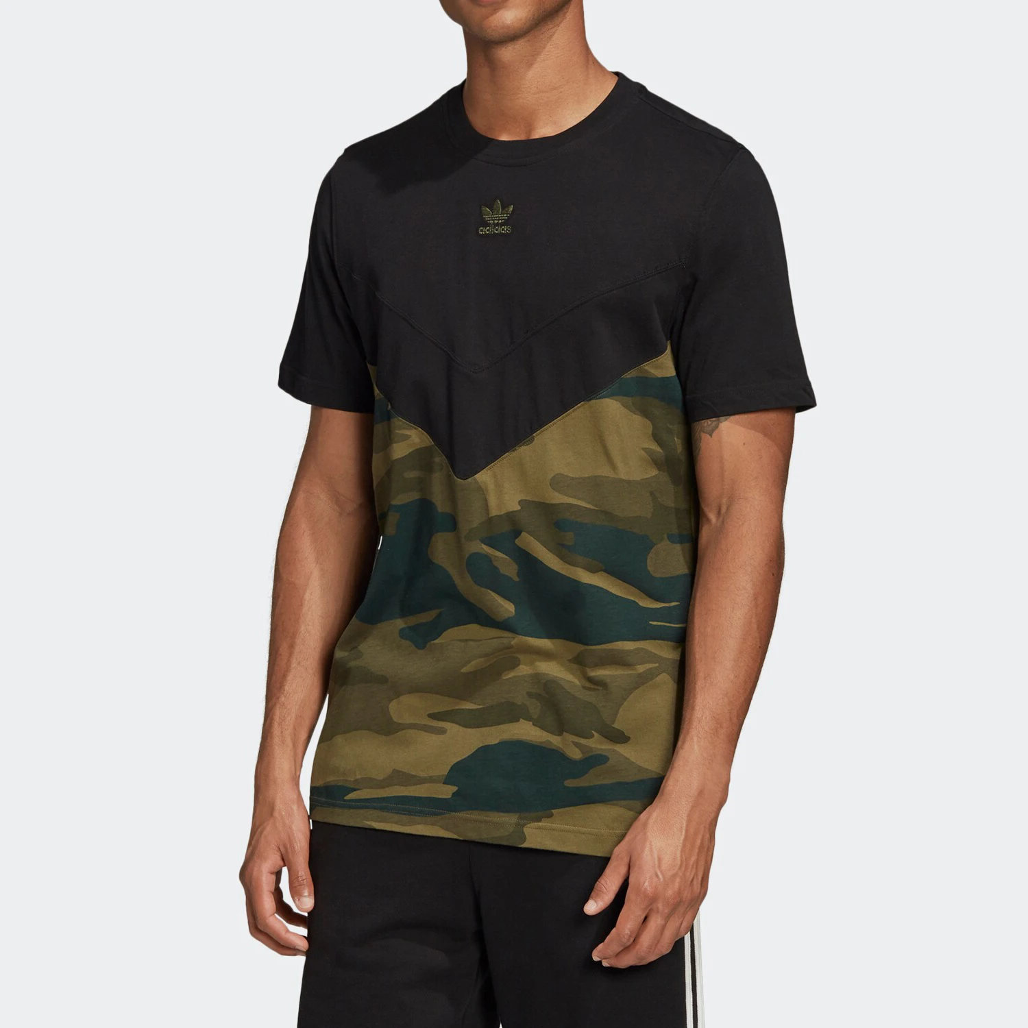 

Adidas Official Originals CAMO BLOCK T Мужская спортивная футболка с коротким рукавом FM3356