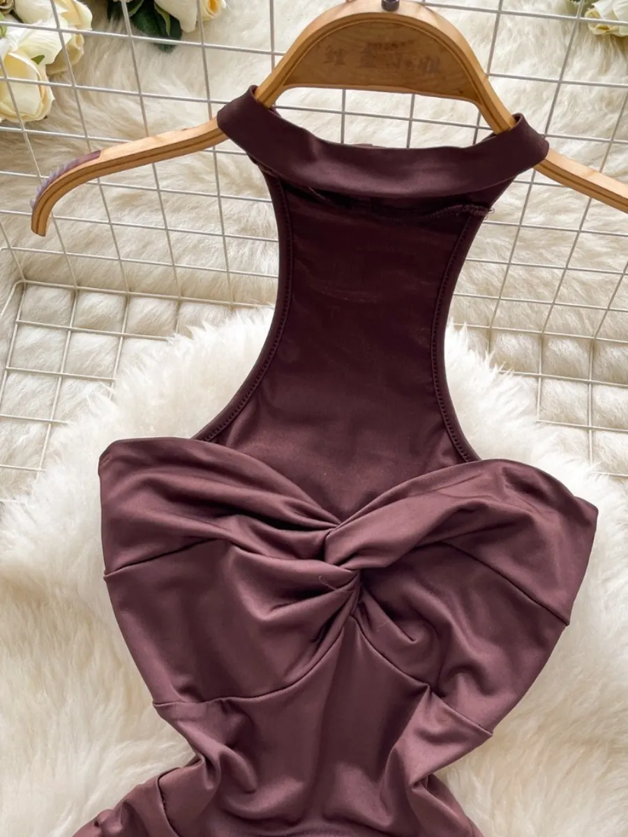 Foamlina 2025, Sommer-Neckholder, Twist-Design, schmale Passform, schmeichelhaftes Minikleid, High Street Damen, Pure Desire Mini-Kurzrock