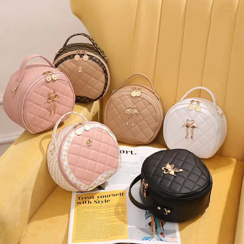 Women's Bag 2024 New Swan Pendant Diamond Embroidery Color Scheme Semi-round Bag Casual Cosmetic Bag