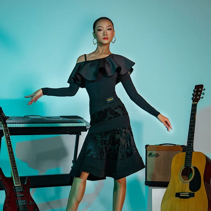 

Женский костюм для латинских танцев, топы с рюшами и перекрестными плечами, черная юбка, одежда для танго, чачи, самбы, румбы, одежда для бальных танцев SL7249