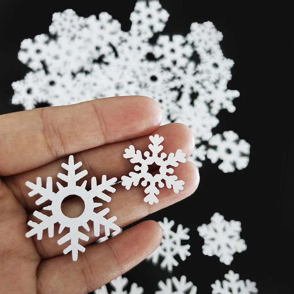 50Pcs Christmas Party Wooden Snowflake Flakes Xmas Mini Snowflake Wooden White Snow Flake Craft Christmas Decoration Supplies