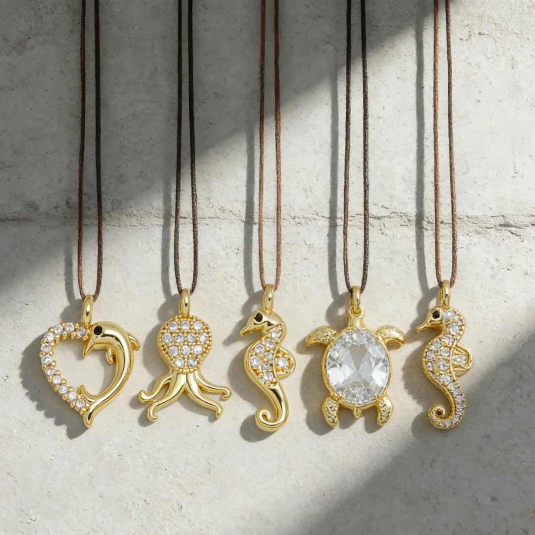 

4Pcs Sparkling Pendants Bras Zircon Charms Ocean Theme Turtle Seahorse Octopus Dolphin Design for DIY Jewelry Necklace Bracelet