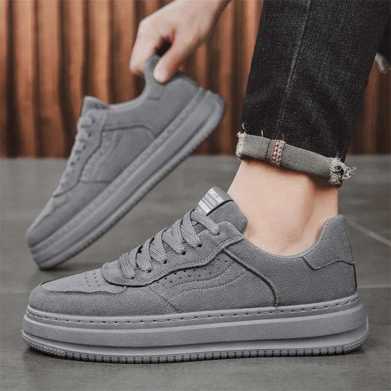 

2025 Autumn New Low-Top Retro Men's Sneakers - Lightweight, Anti-Slip, British Style Sporty and Casual Shoes