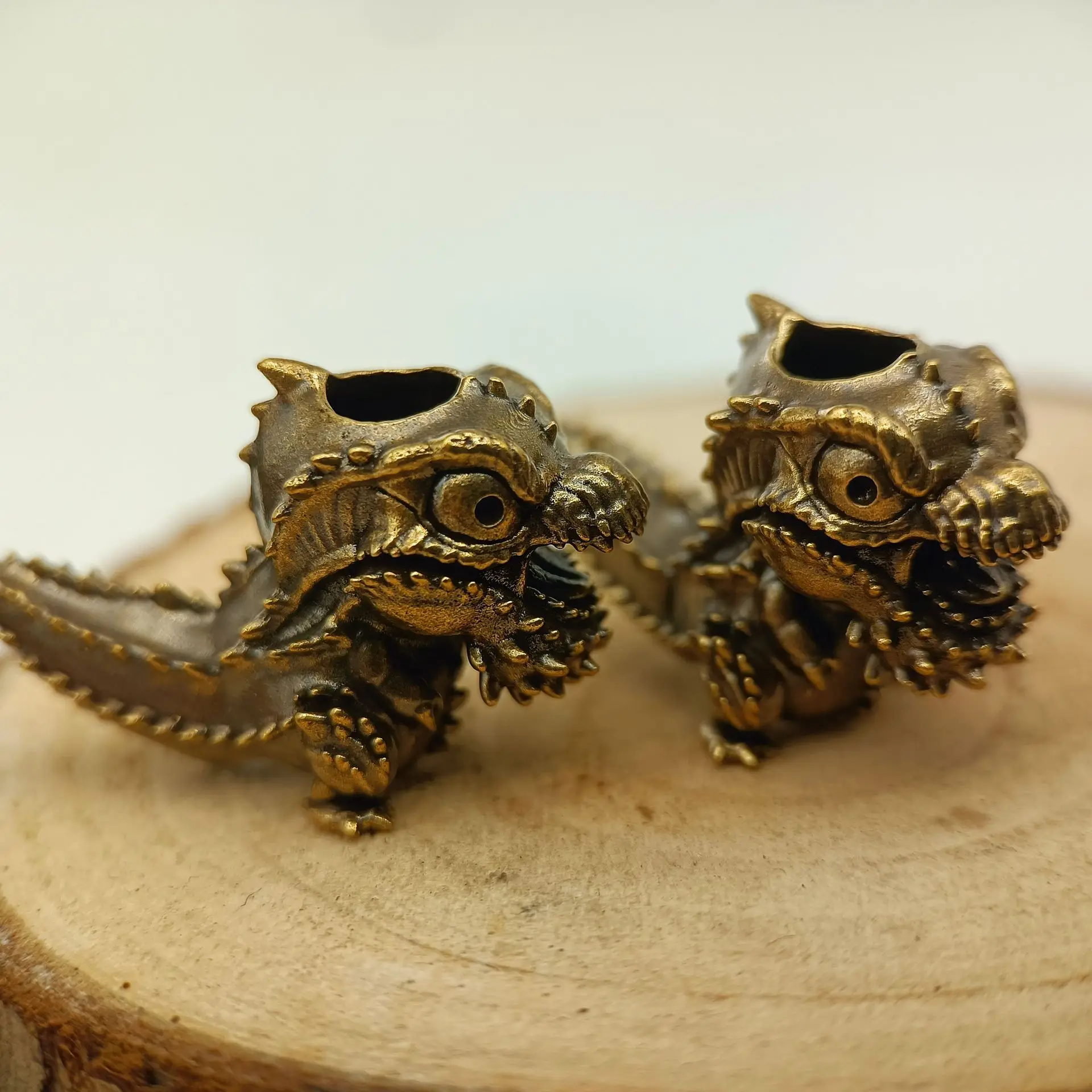 1PC Brass Dinosaur Knife Beads EDC Outdoor Gadgets Paracord Beads Flashlight Pendant Key Pendant DIY Beads