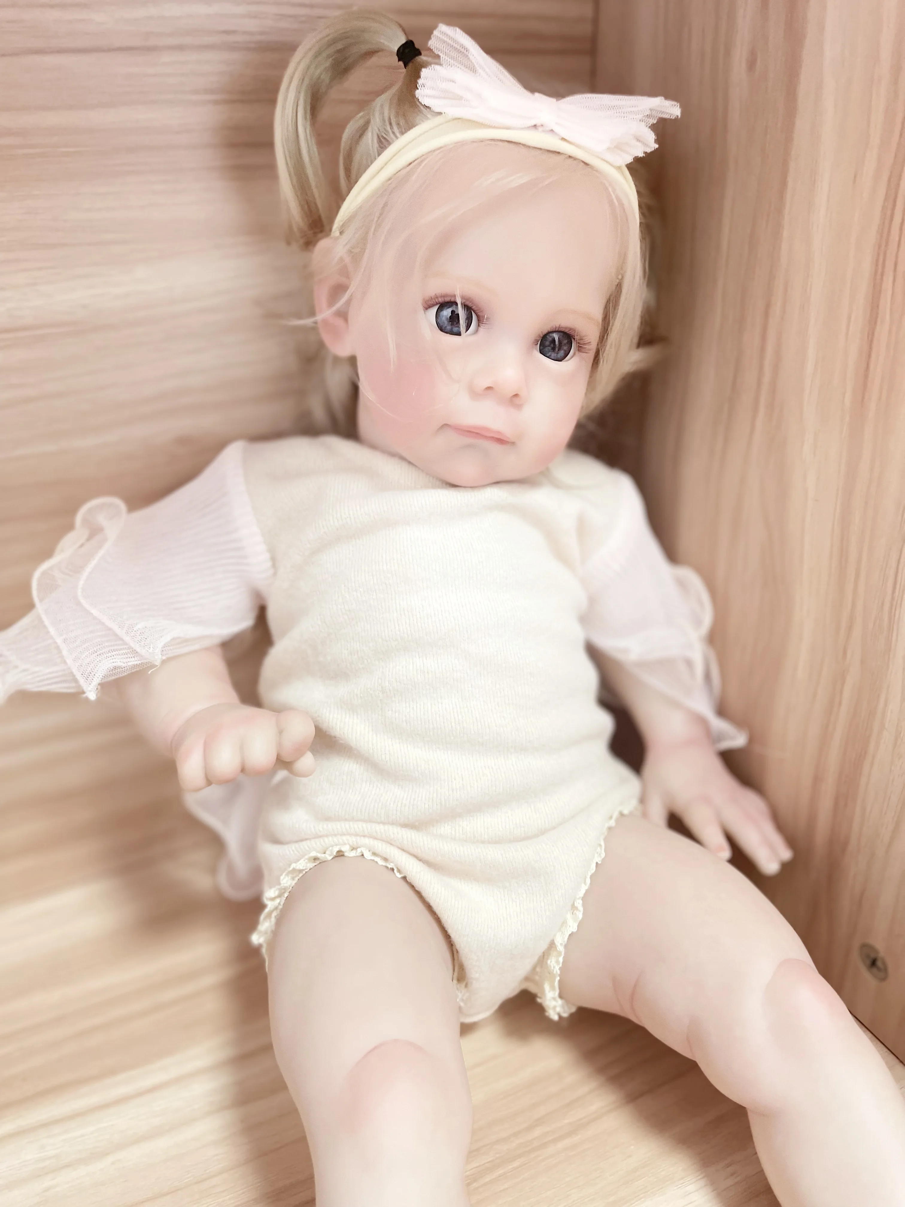 60 cm reborn doll soft cloth body/realistic doll/unisex/blue eyes/Christmas gift for girl