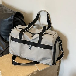 Borsa da viaggio classica per uomo donna borse a tracolla di grande capacità borsa sportiva da palestra di marca borse Boston di moda borsa da Weekend a tracolla fresca