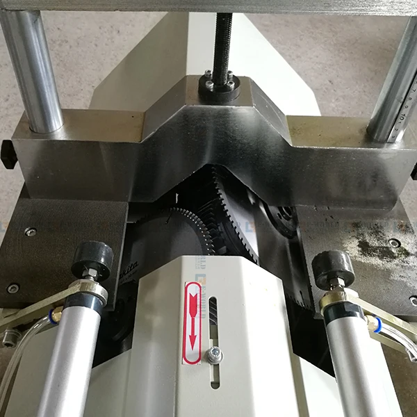 Sierra de corte automática en forma de V/máquina de PVC de perfiles de plástico/maquinaria de puertas y ventanas de PVC