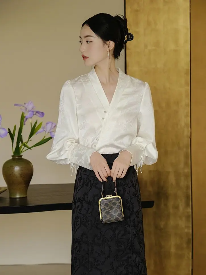 Chinese Style Knot Button Tassel Shirt 2026 Women Spring Autumn V-Neck Puff Sleeve Blouses Femme Elegant Retro Hanfu Shirt Top