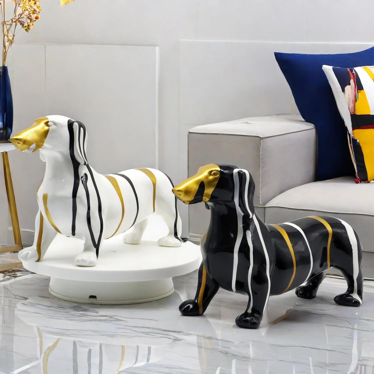 

Resin Crafts Simulated Animal Sculpture Colored Sausage Dog Cartoon Decorative Figurines Home Decoration Accessories