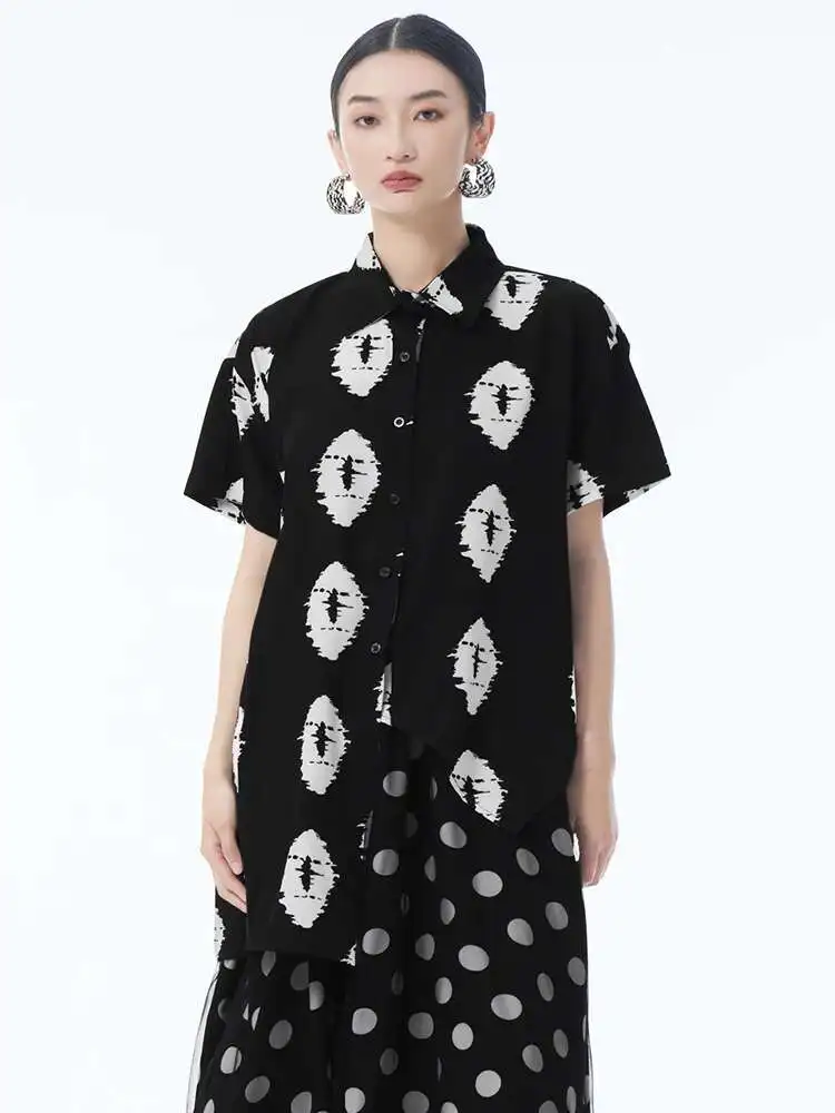 ผู้หญิงสีดํารูปแบบพิมพ์ไม่สม่ําเสมอขนาดใหญ่เสื้อใหม่เสื้อแขนสั้นแฟชั่นฤดูใบไม้ผลิฤดูร้อน