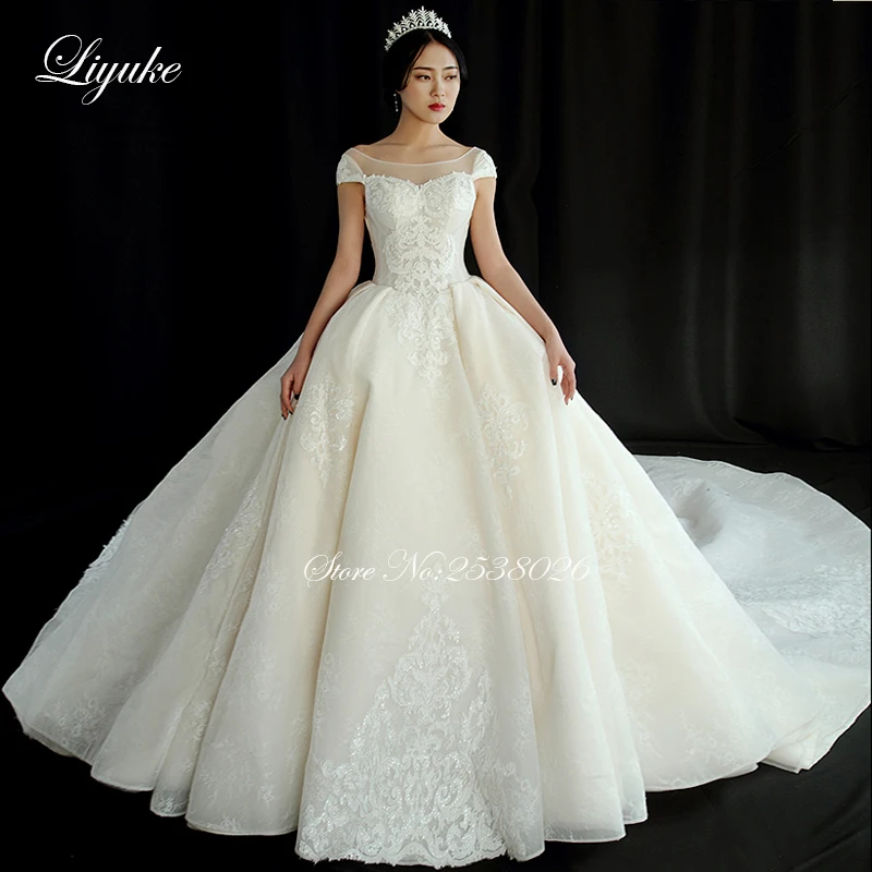 Liyuke Elegant Scoop คอบอลชุดแต่งงานชุดประดับด้วยลูกปัดเย็บปักถักร้อยลูกไม้สําหรับเจ้าสาวส่งภาพ Veil เป็นของขวัญ